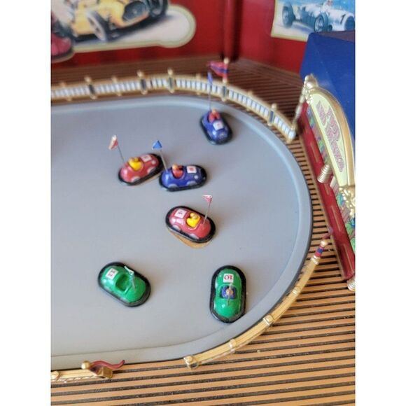 Mr Christmas Gold Label World Fair bump and go 2005 animated Musical - Picture 7 of 16